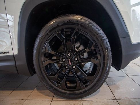 Used 2022 GMC Terrain SLE w/ Driver Convenience Package image 27