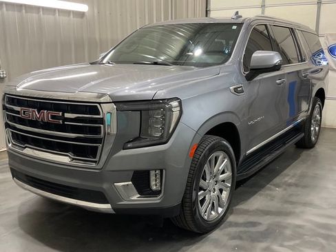 Used 2021 GMC Yukon XL SLT w/ SLT Premium Package RWD image 3
