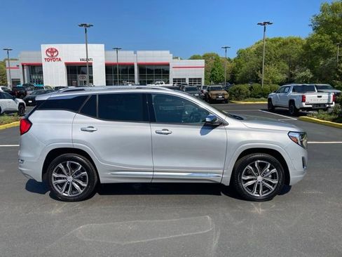 Used 2019 GMC Terrain Denali w/ Advanced Safety Package AWD/4WD image 11