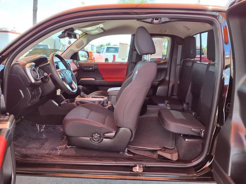 Used 2023 Toyota Tacoma SR5 RWD image 13