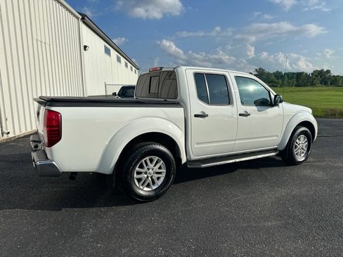 Used 2014 Nissan Frontier SV w/ SV Value Truck Package AWD/4WD image 9