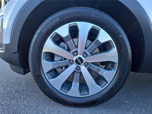 Used 2022 Kia Telluride EX w/ EX Premium Package AWD/4WD image 11