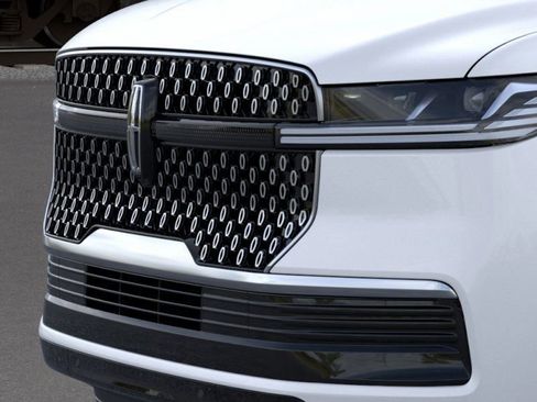 New 2026 Lincoln Navigator Reserve image 17