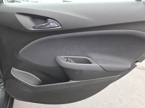 Used 2017 Chevrolet Cruze LT image 20