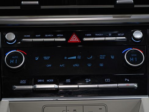 Used 2025 Hyundai Santa Fe SEL image 21