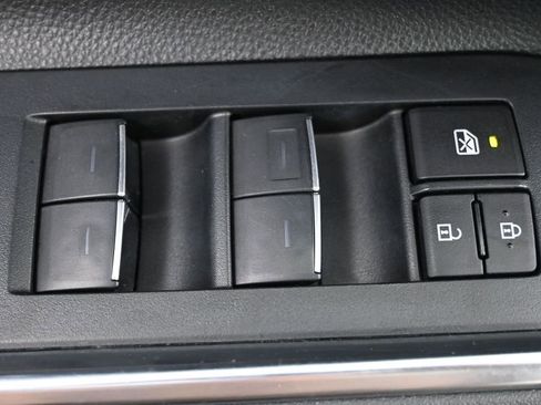 Used 2023 Toyota Highlander Limited AWD/4WD image 24