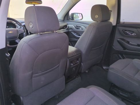 Used 2020 Chevrolet Traverse LT image 18
