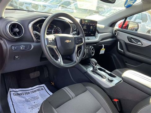 Certified 2025 Chevrolet Blazer LT w/ Convenience Package image 10