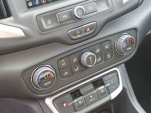 Used 2022 GMC Terrain SLE w/ Driver Convenience Package image 20