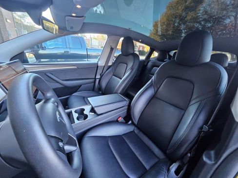 Used 2024 Tesla Model Y Long Range image 4