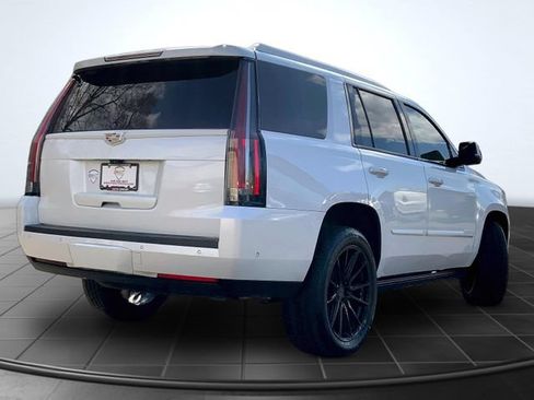 Used 2019 Cadillac Escalade Premium Luxury AWD/4WD image 11
