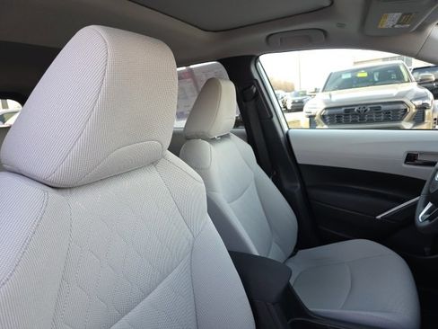 Certified 2024 Toyota Corolla Cross LE image 10