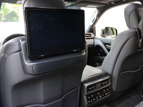 Used 2024 Lexus LX 600 4WD w/ Appearance Package image 12
