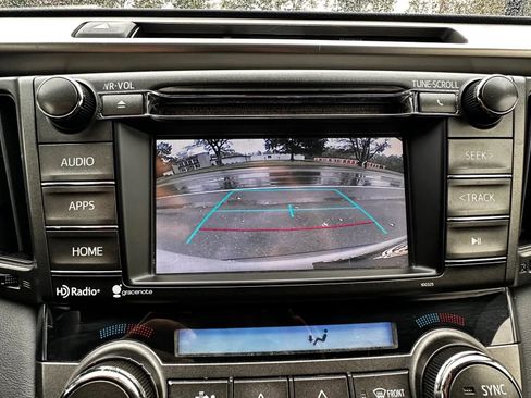 Used 2015 Toyota RAV4 XLE image 15