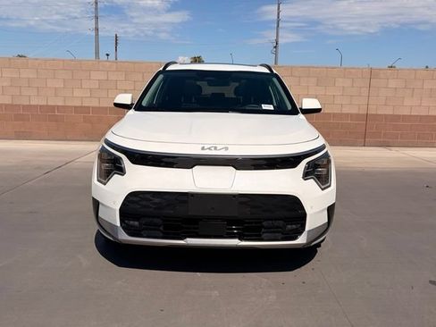 Used 2023 Kia Niro Wave FWD image 3