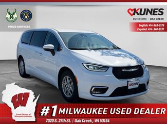 Used 2023 Chrysler Pacifica Touring-L FWD video 1