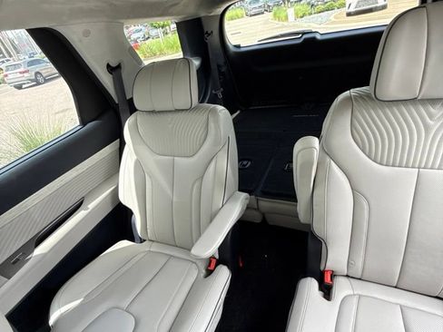 Used 2023 Hyundai Palisade Calligraphy w/ Cargo Package FWD image 11