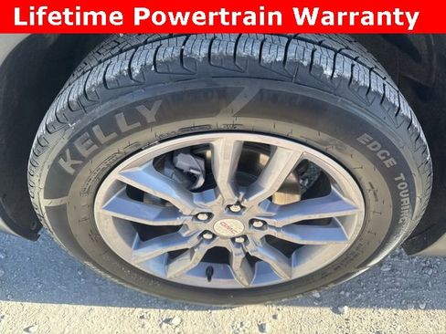 Used 2024 GMC Terrain SLT image 28