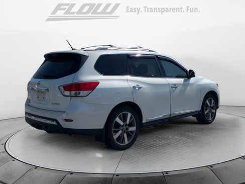 Used 2016 Nissan Pathfinder Platinum FWD image 4
