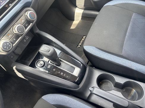 Used 2025 Nissan Versa SV FWD image 38