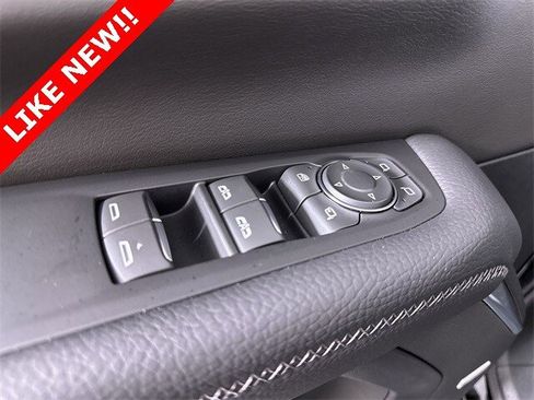 Used 2025 GMC Yukon Denali w/ Denali Reserve Package image 24