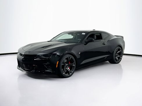 Used 2018 Chevrolet Camaro SS RWD image 1