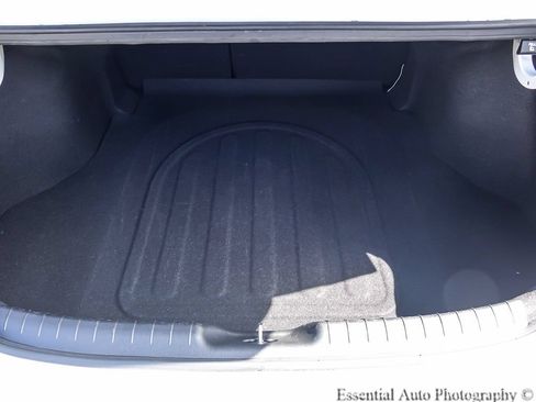 Used 2025 Hyundai Elantra Limited FWD image 25