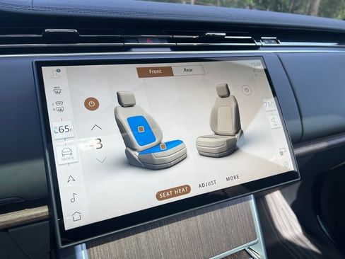 New 2025 Land Rover Range Rover SE image 16