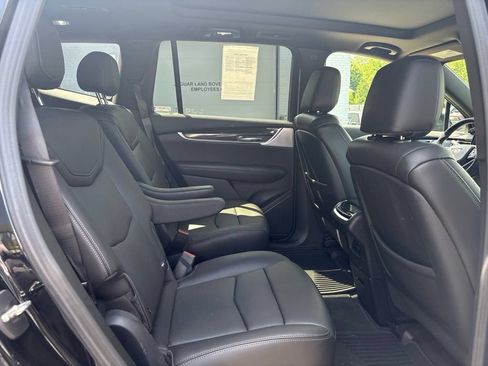 Used 2023 Cadillac XT6 Sport w/ Technology Package AWD/4WD image 4