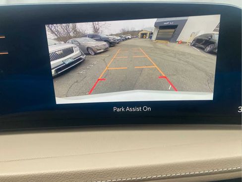 Used 2024 Cadillac XT4 Luxury w/ Cold Weather Package image 27