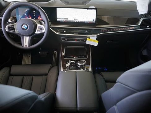 Used 2026 BMW X7 xDrive40i w/ M Sport Package AWD/4WD image 13