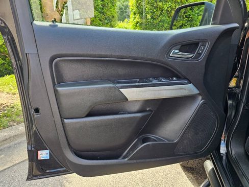 Used 2019 Chevrolet Colorado ZR2 w/ ZR2 Midnight Special Edition AWD/4WD image 10