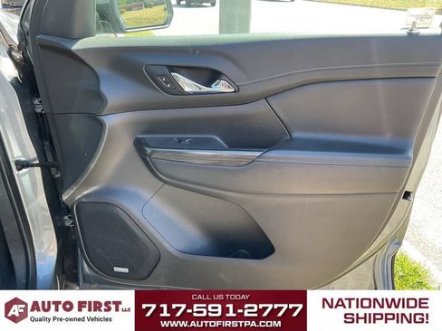 Used 2020 GMC Acadia SLT w/ LPO, Floor Liner Package AWD/4WD image 14