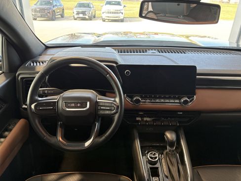 Used 2023 GMC Canyon AT4 w/ AT4 Premium Package image 11