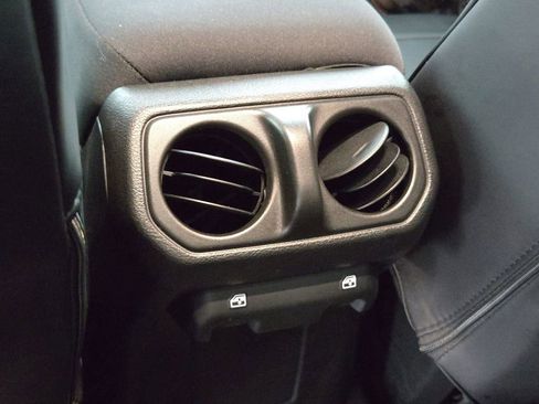 Used 2024 Jeep Gladiator Sport AWD/4WD image 26