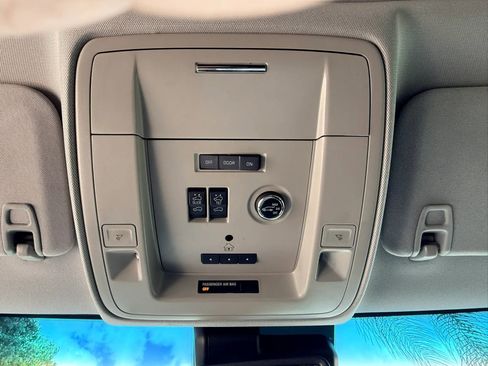 Used 2015 GMC Yukon SLT w/ Open Road Package image 31