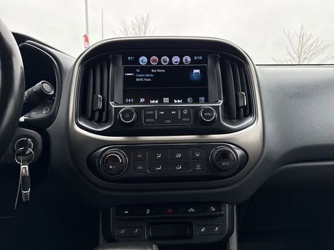 Used 2018 Chevrolet Colorado Z71 AWD/4WD image 24