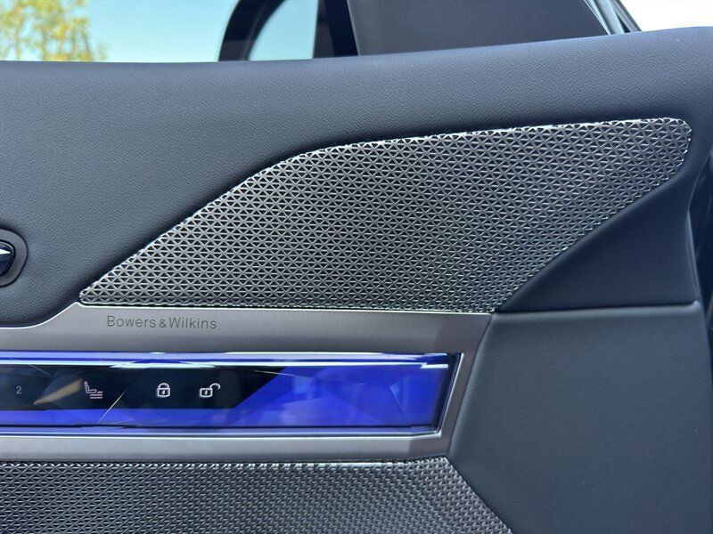 Used 2025 BMW i7 eDrive50 w/ M Sport Package RWD image 23