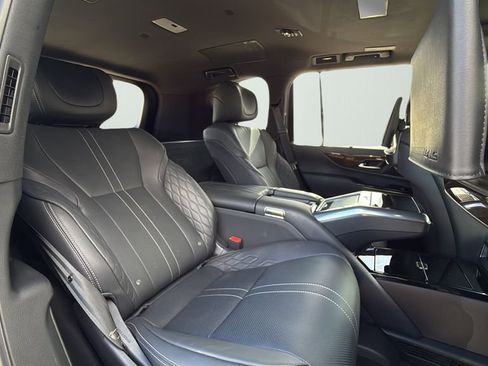 Used 2023 Lexus LX 600 4WD w/ Ultra Luxury Package image 15