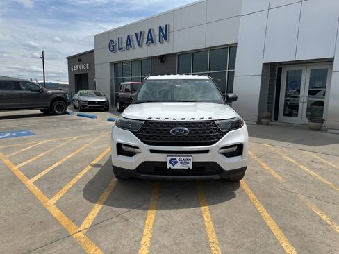 Used 2021 Ford Explorer XLT w/ Equipment Group 202A RWD image 2