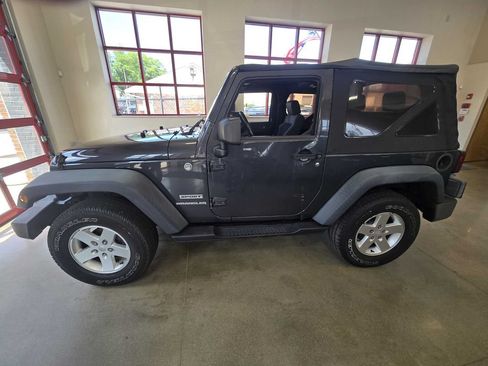 Used 2010 Jeep Wrangler Sport AWD/4WD image 4