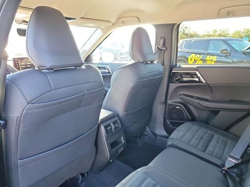 New 2026 Mitsubishi Outlander SE image 15