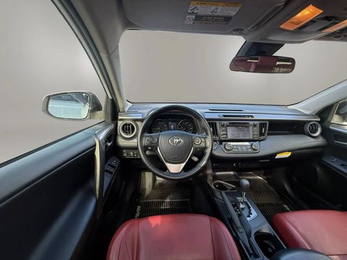 Used 2018 Toyota RAV4 XLE AWD/4WD image 38