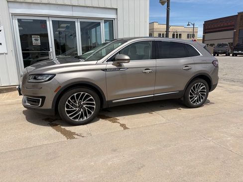 Used 2020 Lincoln Nautilus Reserve w/ Equipment Group 201A AWD/4WD image 2