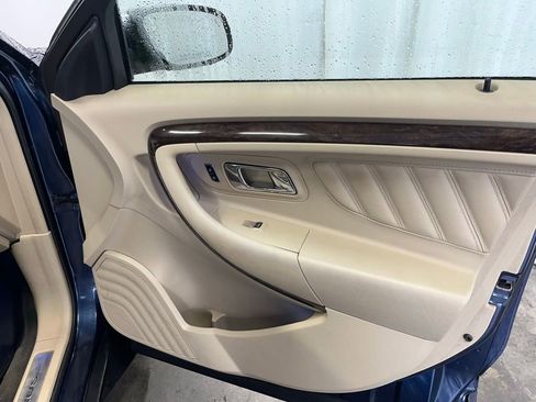 Used 2017 Ford Taurus Limited image 11