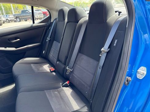 Used 2025 Nissan Sentra SR FWD image 40