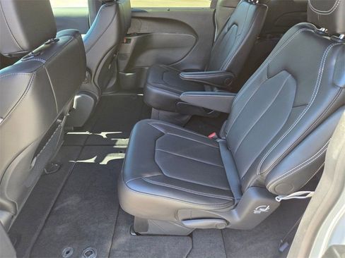 New 2026 Chrysler Voyager LX image 7