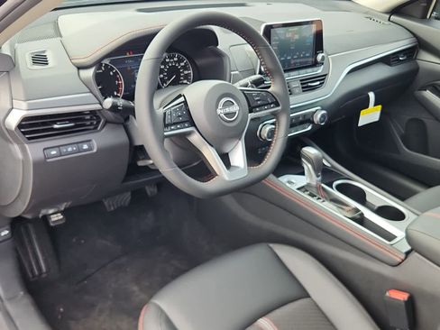 New 2025 Nissan Altima 2.5 SR image 11