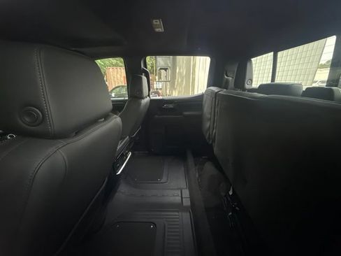 Used 2025 GMC Sierra 1500 AT4 w/ AT4 Premium Package AWD/4WD image 11