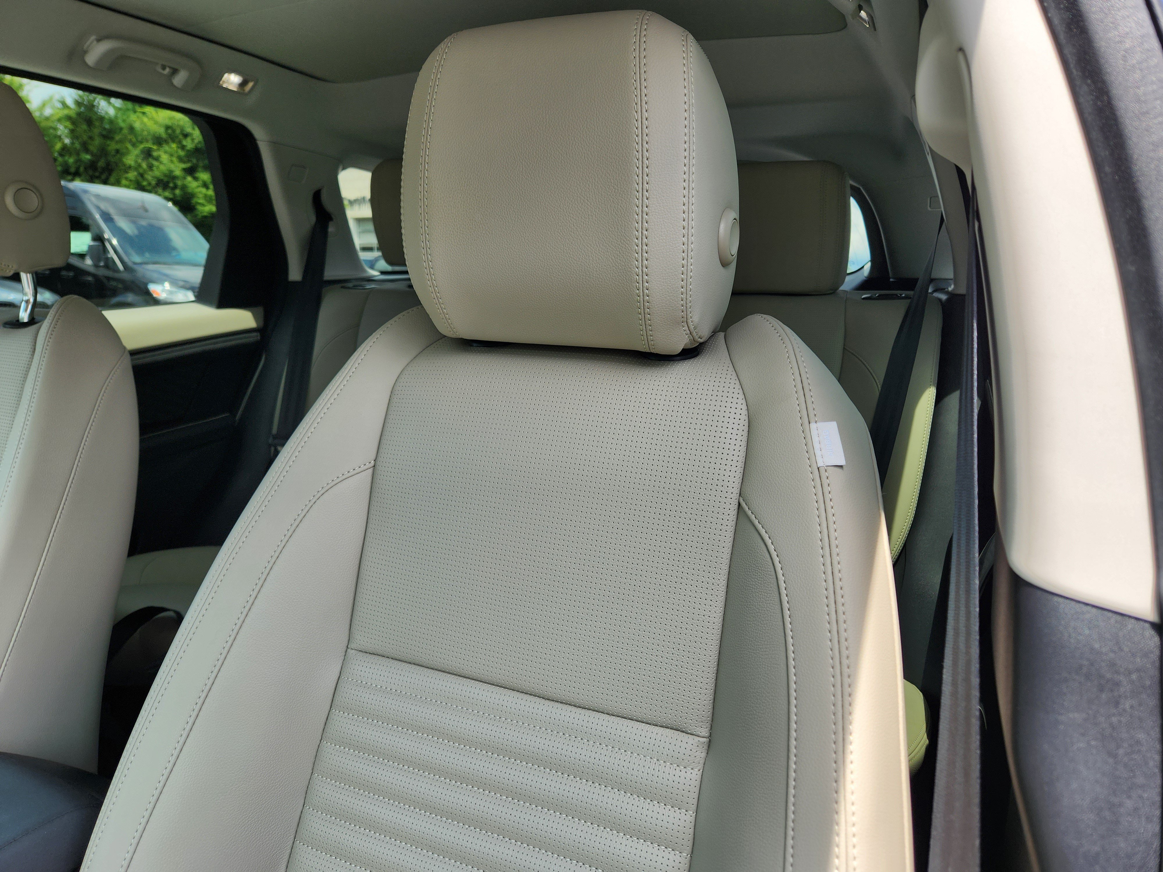 Certified 2025 Land Rover Discovery Sport S AWD/4WD image 9